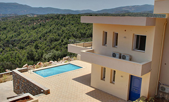 WITH PRIVATE POOL & SPECTACULAR VIEWS
